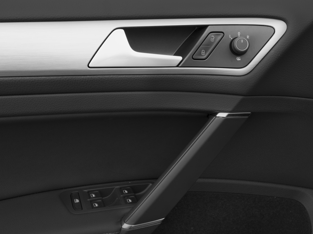 2016 Volkswagen Golf TSI S 4-Door