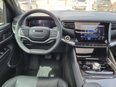 2023 Jeep Wagoneer Base