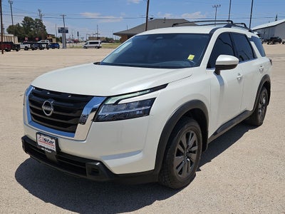 2022 Nissan Pathfinder SV