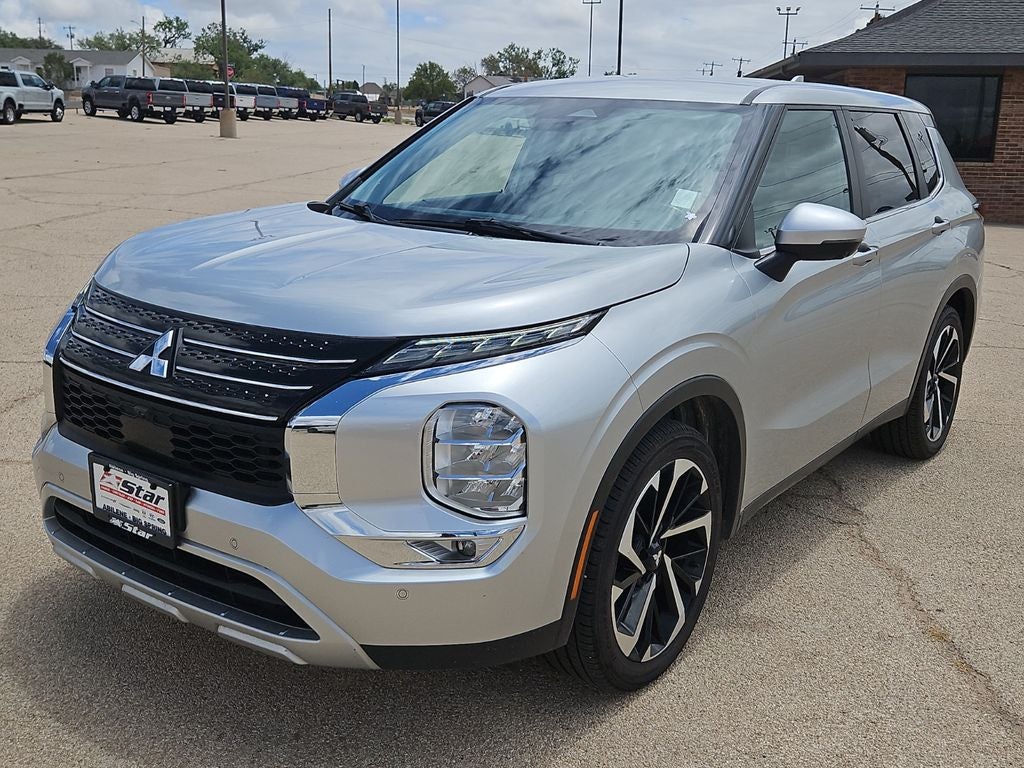 2024 Mitsubishi Outlander SE