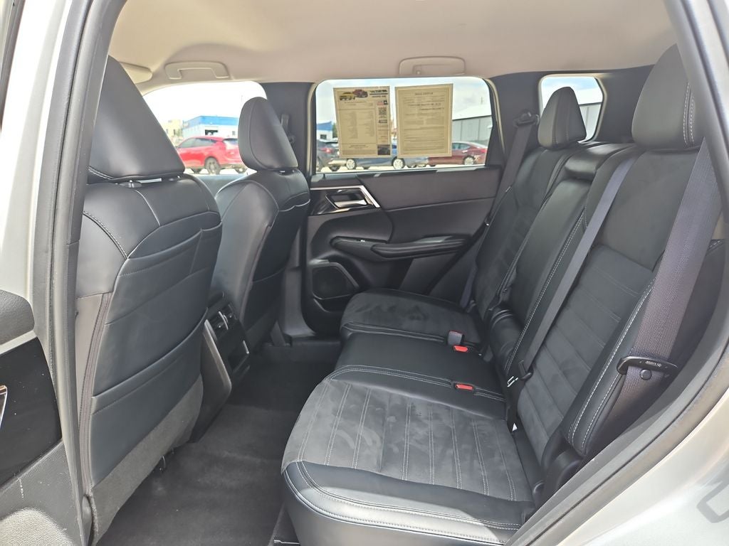 2024 Mitsubishi Outlander SE