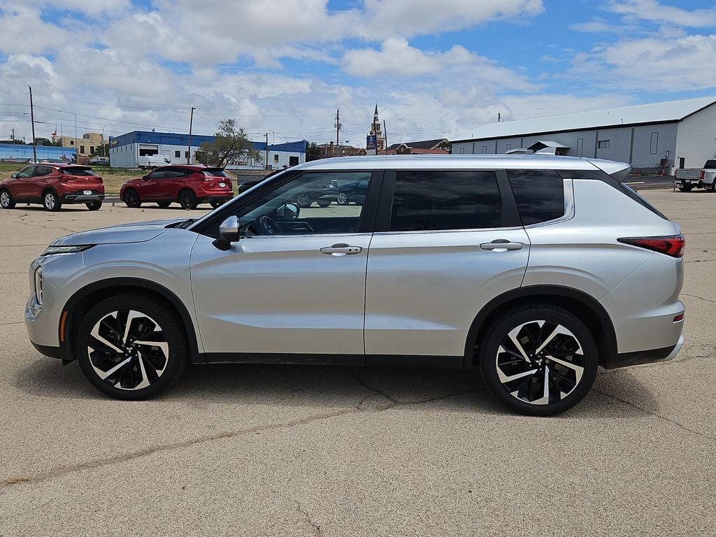 2024 Mitsubishi Outlander SE
