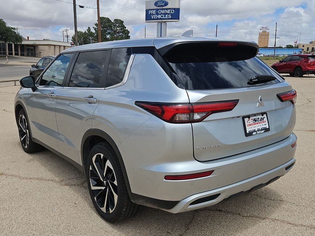 2024 Mitsubishi Outlander SE