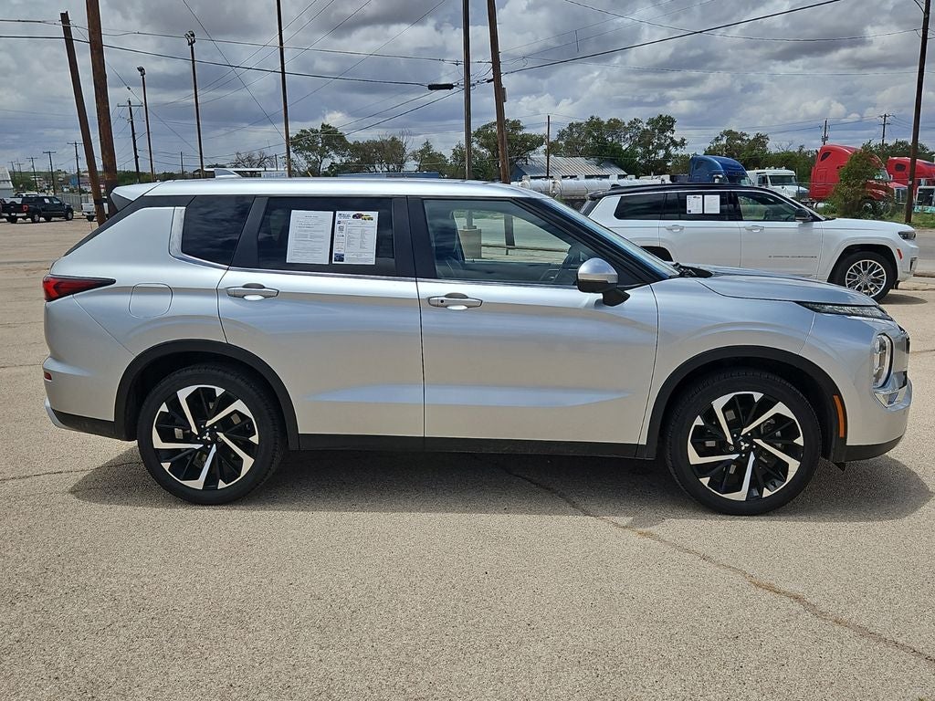 2024 Mitsubishi Outlander SE