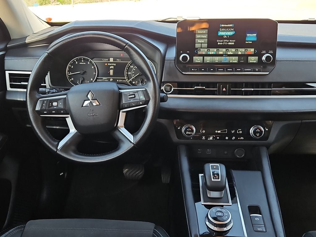 2024 Mitsubishi Outlander SE