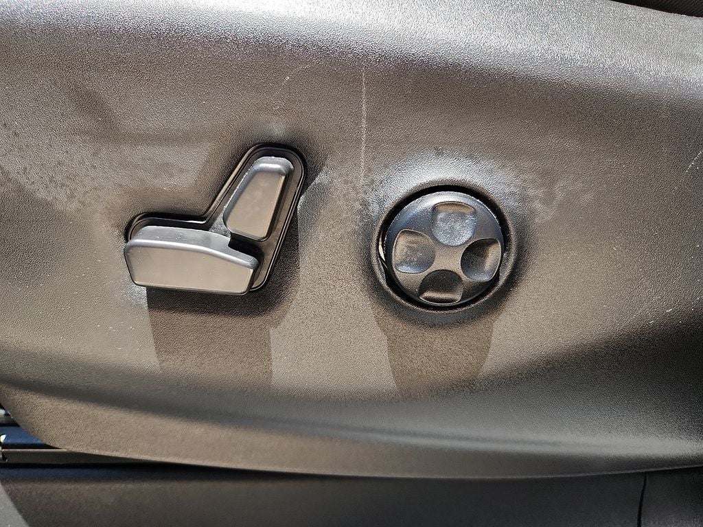 2024 Chrysler Pacifica Touring L S package