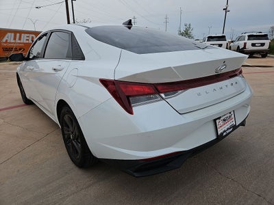 2022 Hyundai Elantra SEL