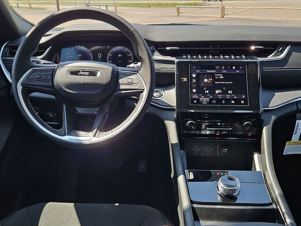 2026 Jeep Grand Cherokee Laredo
