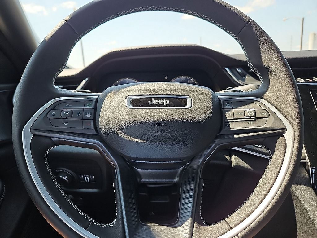 2026 Jeep Grand Cherokee Laredo