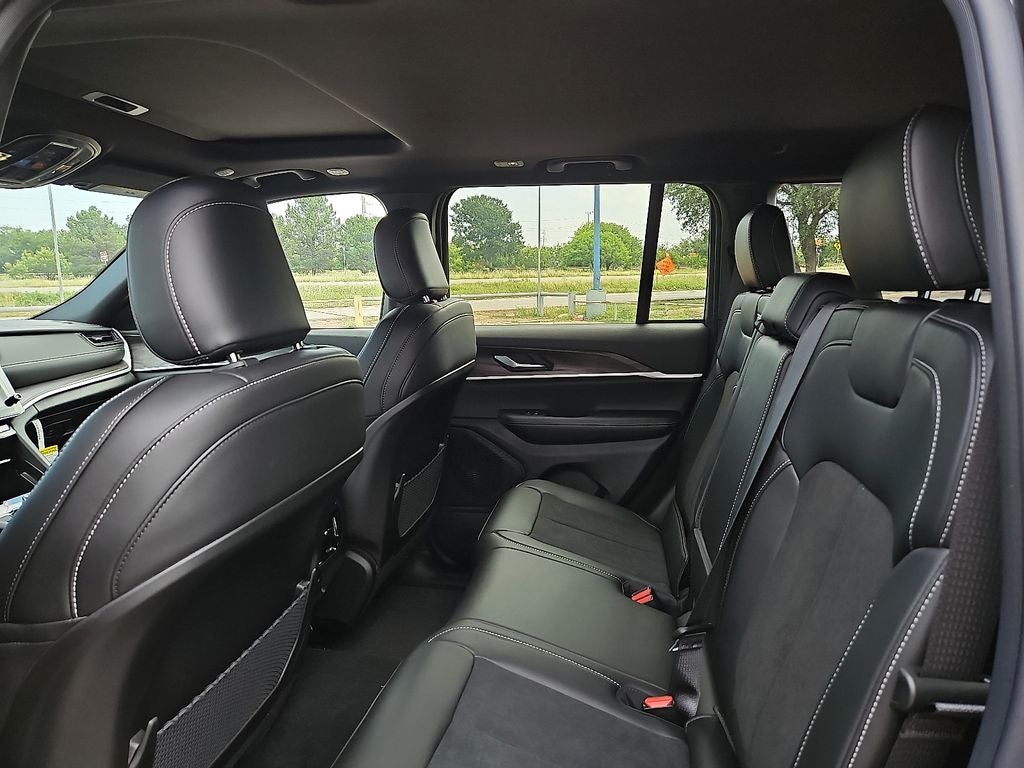 2026 Jeep Grand Cherokee Altitude