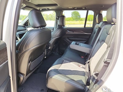 2026 Jeep Grand Cherokee Altitude