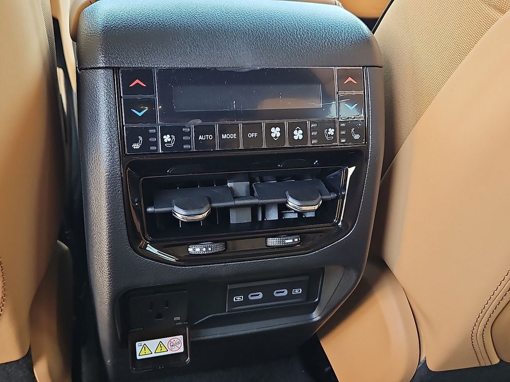 2026 Jeep Grand Cherokee Summit