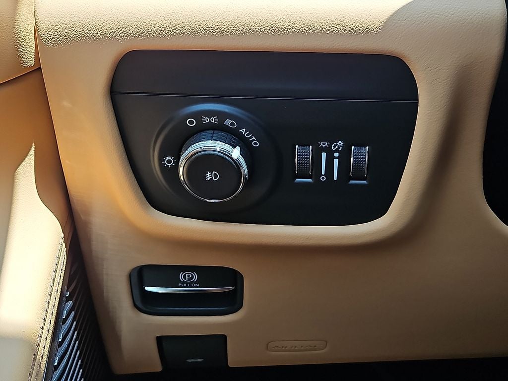 2026 Jeep Grand Cherokee Summit