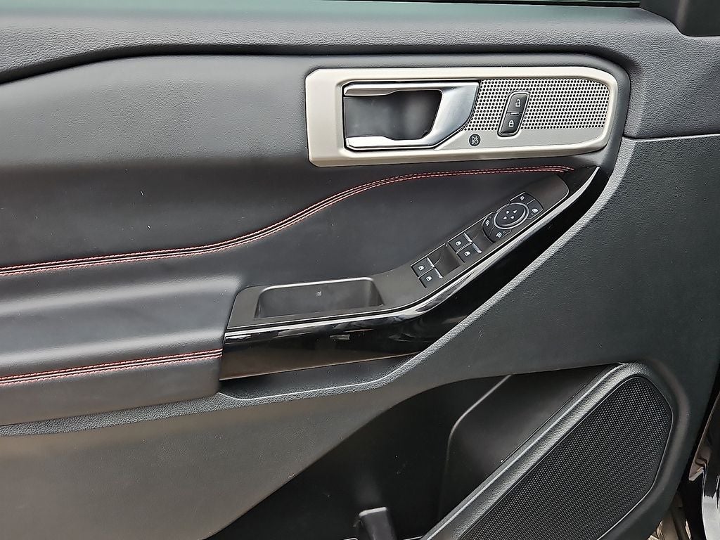 2024 Ford Explorer ST-Line