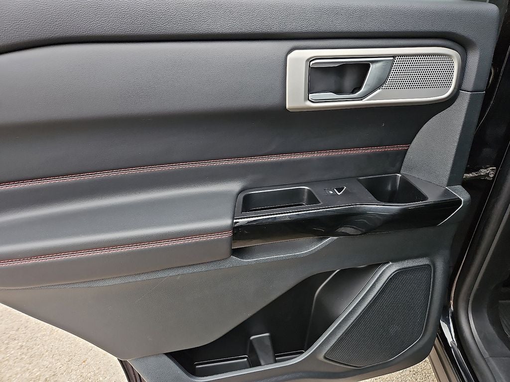 2024 Ford Explorer ST-Line