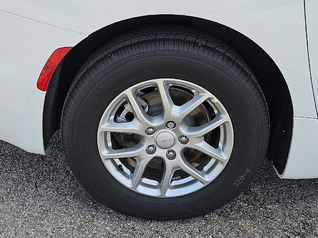 2027 Chrysler Pacifica Select