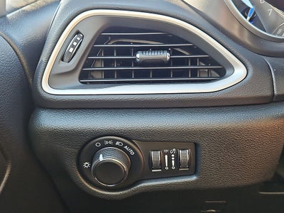 2026 Chrysler Voyager LX