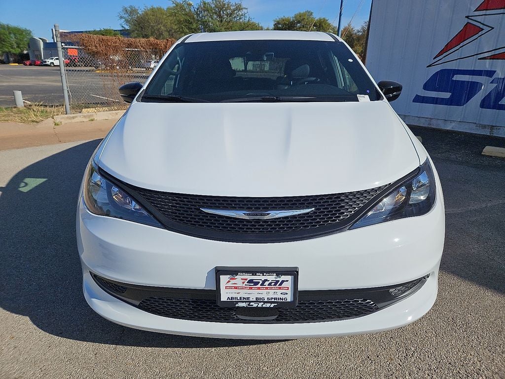 2026 Chrysler Voyager LX