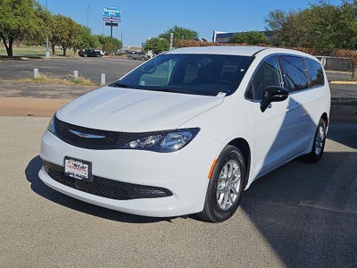 2026 Chrysler Voyager LX
