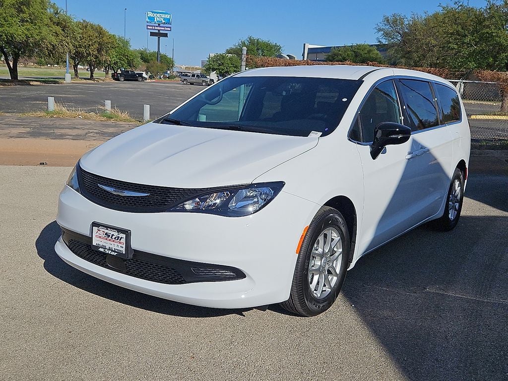 2026 Chrysler Voyager LX
