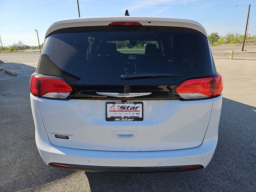 2026 Chrysler Voyager LX