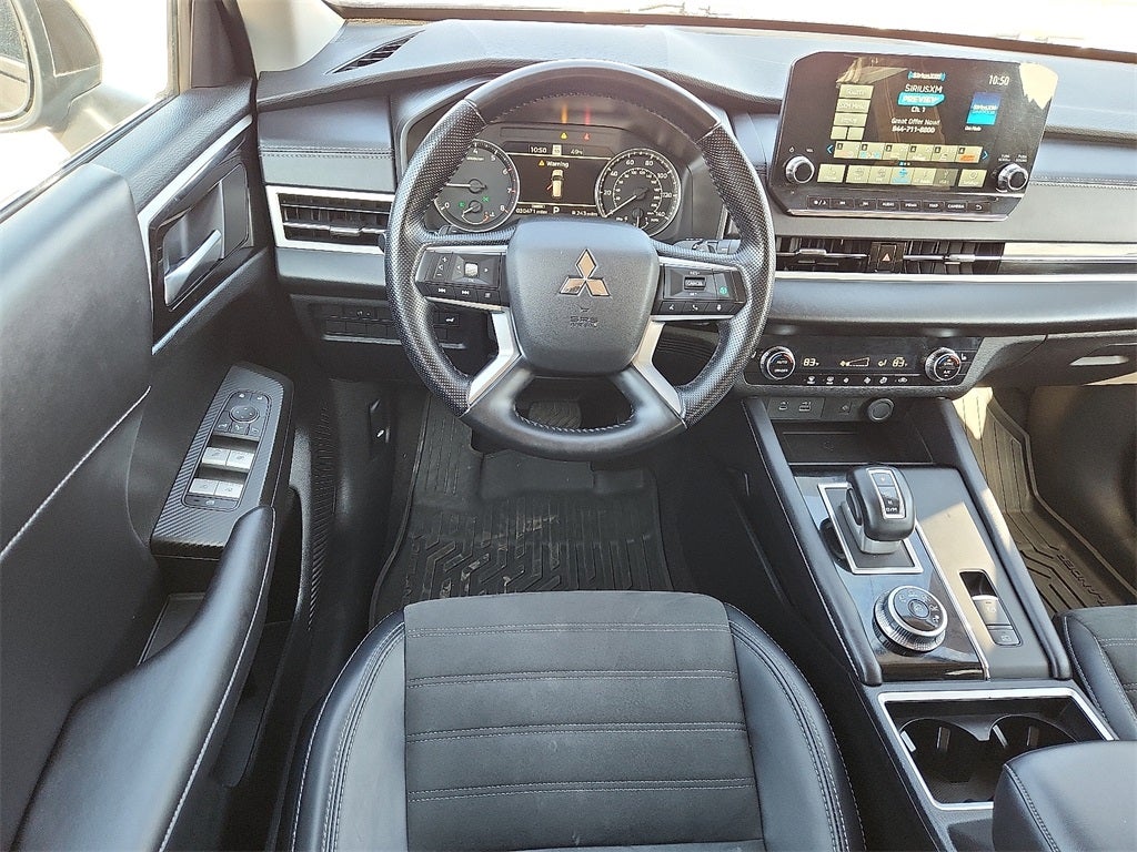 2024 Mitsubishi Outlander SE